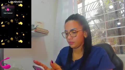 Snapshot of psique_naughty2 chatting on February 7, 12:06 pm psique_naughty2 online show from February 7, 12:06 pm