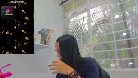 Snapshot of psique_naughty2 chatting on March 12, 6:22 pm psique_naughty2 online show from March 12, 6:22 pm