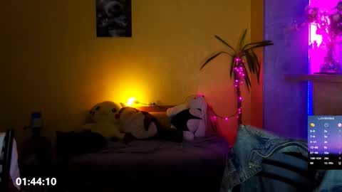 LUCY -----    online show from February 21, 10:11 pm