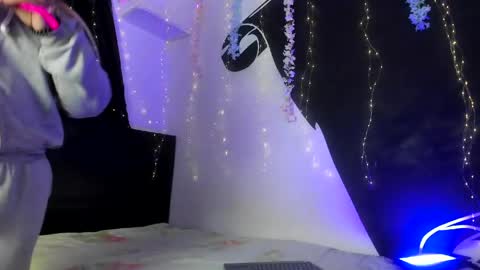 Snapshot of pucaa_ chatting on June 3, 11:46 am Emma Rico model indep online show from June 3, 11:46 am