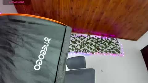 Snapshot of pucaa_ chatting on June 30, 10:05 am Emma Rico model indep online show from June 30, 10:05 am