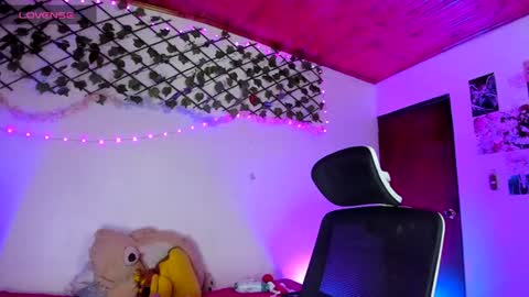 Snapshot of pucaa_ chatting on August 3, 11:05 am Emma Rico model indep online show from August 3, 11:05 am