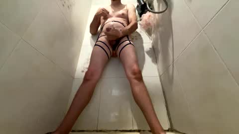 puffnplayla420 online show from October 10, 5:45 pm