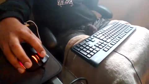 Snapshot of puhcwhisperer chatting on December 9, 4:26 pm puhcwhisperer online show from December 9, 4:26 pm