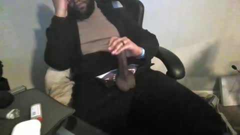 Snapshot of puhcwhisperer chatting on December 12, 7:52 am puhcwhisperer online show from December 12, 7:52 am