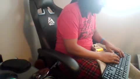 Snapshot of puhcwhisperer chatting on December 20, 10:00 pm puhcwhisperer online show from December 20, 10:00 pm