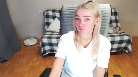 Polly online show from November 29, 1:03 pm