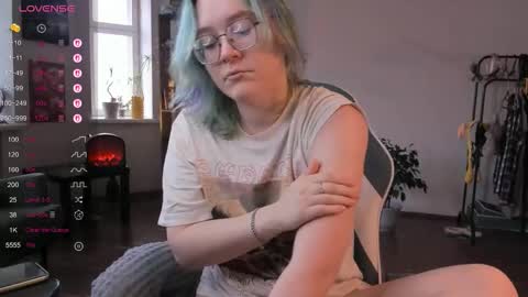 Snapshot of pumbazaebumba chatting on October 7, 4:42 am Alisa lack of vitamin D online show from October 7, 4:42 am