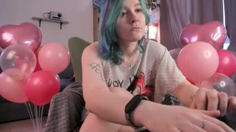 Snapshot of pumbazaebumba chatting on December 2, 8:30 am Alisa lack of vitamin D online show from December 2, 8:30 am