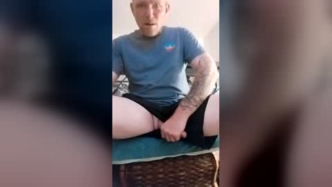 Snapshot of punkrockb1987 chatting on June 15, 5:48 pm punkrockb1987 online show from June 15, 5:48 pm