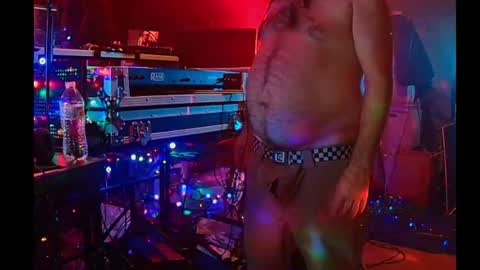 punkrunr083 online show from May 25, 10:32 am