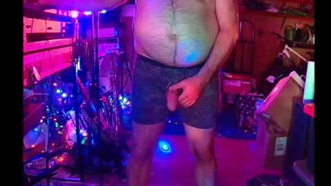 punkrunr083 online show from June 1, 8:49 am