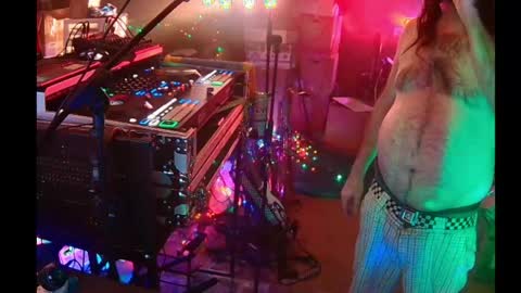 punkrunr083 online show from June 2, 7:43 am