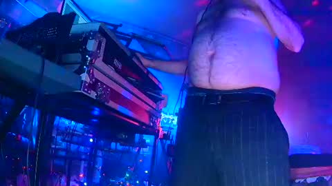 punkrunr083 online show from July 13, 9:12 am