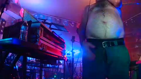 punkrunr083 online show from July 16, 9:04 am