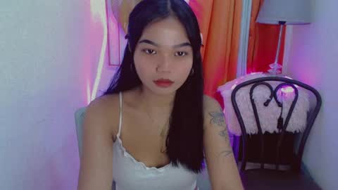 Snapshot of pure_asian_beauty chatting on July 24, 4:43 am zarah online show from July 24, 4:43 am