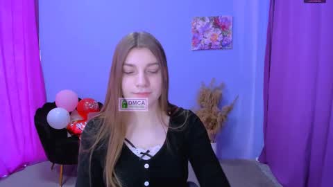 Snapshot of pure_radiance chatting on February 19, 9:39 am Ask me3 online show from February 19, 9:39 am