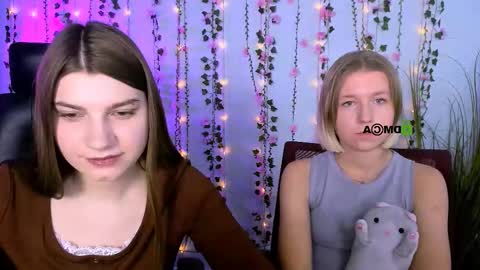 Snapshot of pure_radiance chatting on September 16, 5:52 am Ask me3 online show from September 16, 5:52 am