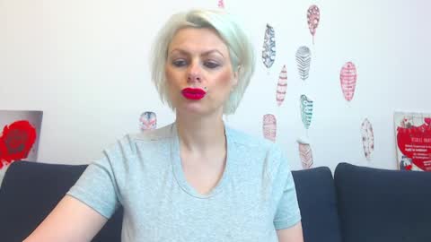 Snapshot of pure_seduce_wow chatting on May 2, 2:05 am Goldie online show from May 2, 2:05 am