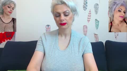 Snapshot of pure_seduce_wow chatting on May 25, 3:34 am Goldie online show from May 25, 3:34 am
