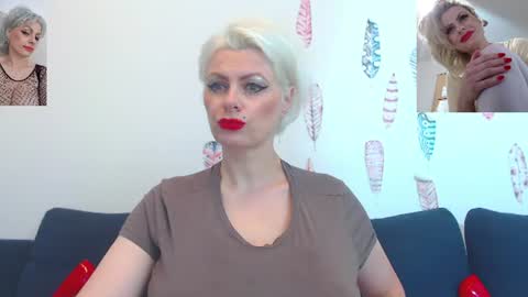 Snapshot of pure_seduce_wow chatting on June 11, 2:53 am Goldie online show from June 11, 2:53 am