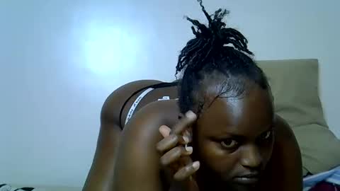 Snapshot of pure_seductive chatting on June 11, 12:25 pm pure_seductive online show from June 11, 12:25 pm