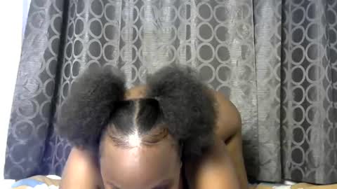 Snapshot of pure_seductive chatting on June 19, 1:37 pm pure_seductive online show from June 19, 1:37 pm