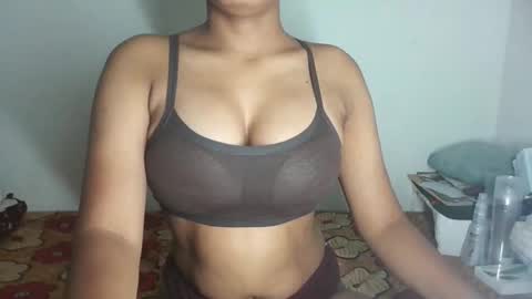 Snapshot of pureelove chatting on February 12, 9:37 am Your love online show from February 12, 9:37 am