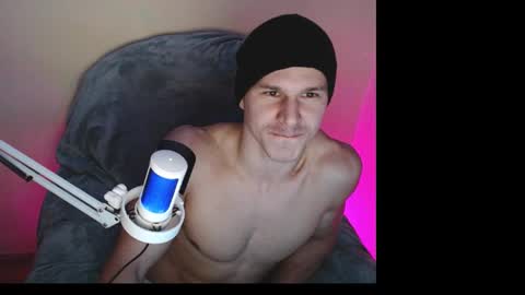 Snapshot of puremenshape chatting on November 18, 5:28 pm puremenshape online show from November 18, 5:28 pm