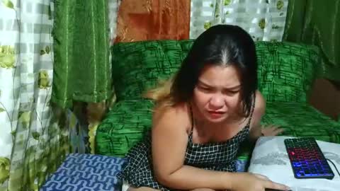 purepetals_99 online show from March 28, 5:34 pm