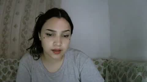 Snapshot of purple_23 chatting on February 6, 6:40 am Lizzy online show from February 6, 6:40 am