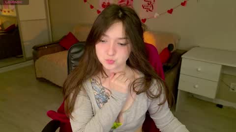 Bella online show from November 20, 5:40 am