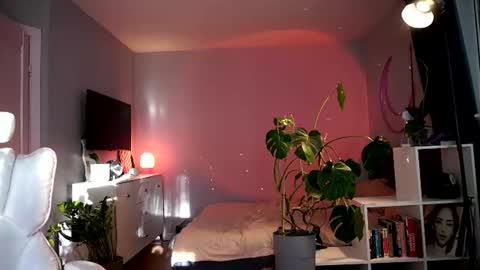 Snapshot of purple_baby chatting on July 13, 4:54 pm Sasha wait you here 6 of November. will celebrate my B- day online show from July 13, 4:54 pm