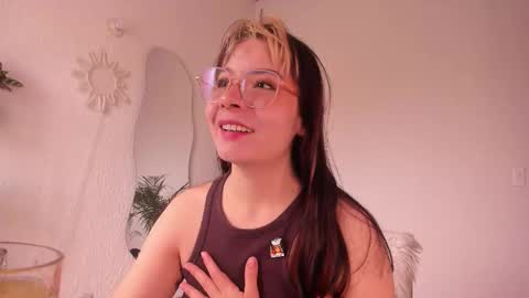 Snapshot of purple_opal chatting on March 12, 5:08 pm Vero online from Tuesday to Sunday online show from March 12, 5:08 pm