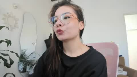 Snapshot of purple_opal chatting on June 11, 5:11 pm Vero online from Tuesday to Sunday online show from June 11, 5:11 pm