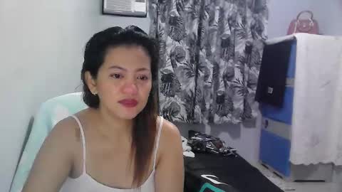 Snapshot of purpledust06 chatting on December 1, 4:01 pm Athena online show from December 1, 4:01 pm