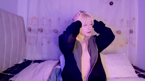 Purple Lilith online show from November 20, 4:45 am