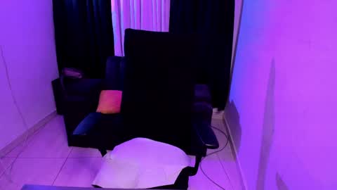 Snapshot of purplemegan chatting on May 30, 3:25 am MEGANNNN online show from May 30, 3:25 am