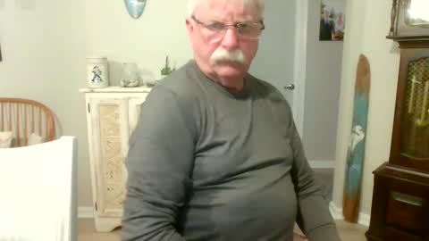 Snapshot of purpleshroom chatting on February 27, 5:13 am purpleshroom online show from February 27, 5:13 am