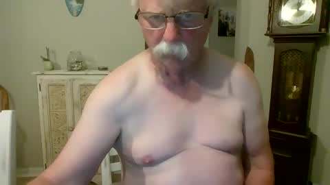 Snapshot of purpleshroom chatting on March 7, 5:04 am purpleshroom online show from March 7, 5:04 am