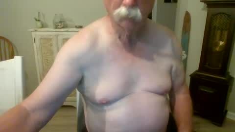 Snapshot of purpleshroom chatting on March 11, 4:18 am purpleshroom online show from March 11, 4:18 am