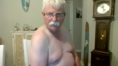 Snapshot of purpleshroom chatting on March 31, 3:52 am purpleshroom online show from March 31, 3:52 am