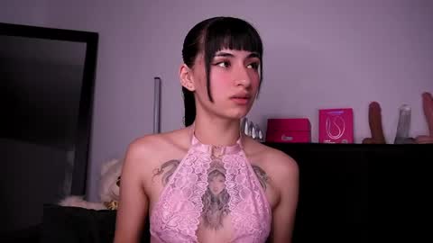 Snapshot of purplesnake_ chatting on March 22, 3:32 am Alynn online show from March 22, 3:32 am