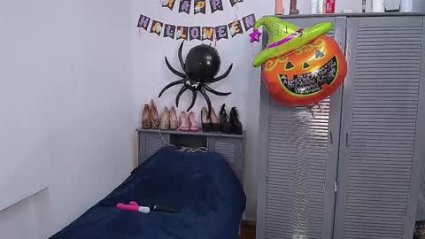 Snapshot of purrrfectmiko chatting on October 27, 6:01 pm Miko online show from October 27, 6:01 pm