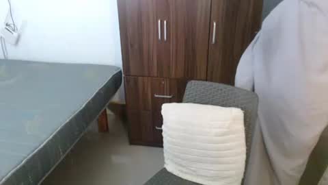 Snapshot of pussiswet_xx chatting on March 23, 3:27 pm jessy online show from March 23, 3:27 pm