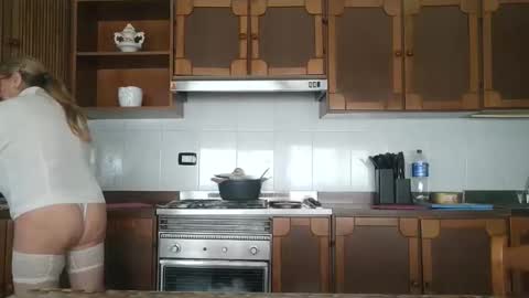 Mary online show from October 20, 10:27 am