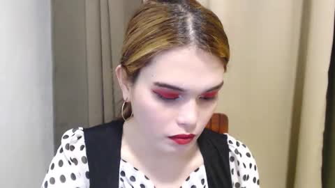 Snapshot of pussy_cath69 chatting on December 4, 11:13 pm Cathy online show from December 4, 11:13 pm