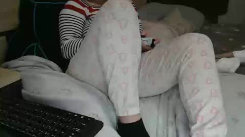 Lara online show from December 20, 10:43 pm