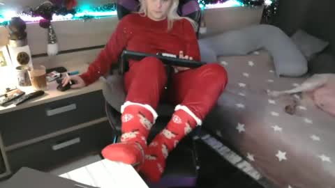 Lara online show from January 1, 12:00 pm