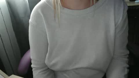 Lara online show from February 17, 5:10 pm